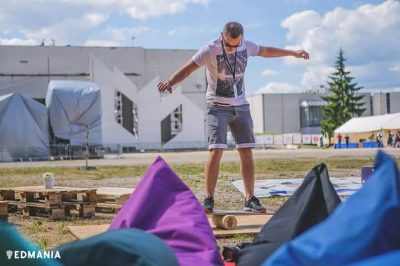 Balance board prenájom ako pohybová atrakcia na event