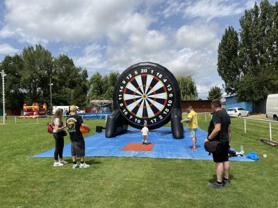 Terč XXL ako nafukovacia atrakcia na event