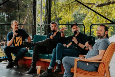 Prenájom gauča – retro gauč ako sedenie do lounge zóny na event
