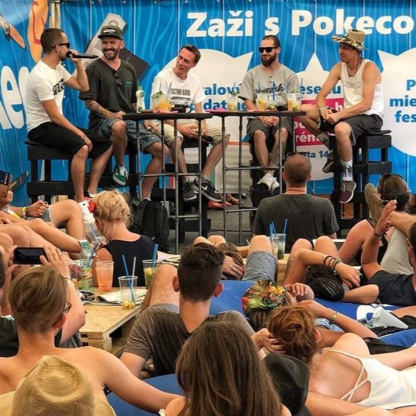 Paletová stand by stolička (čierna)