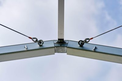 Prenájom ALU stanu so sedlovou strechou 15x35 m – detail hliníkovej konštrukcie