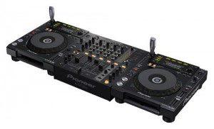 Mix Pult Pioneer DJM-700 + 2ks Pioneer CDJ-2000